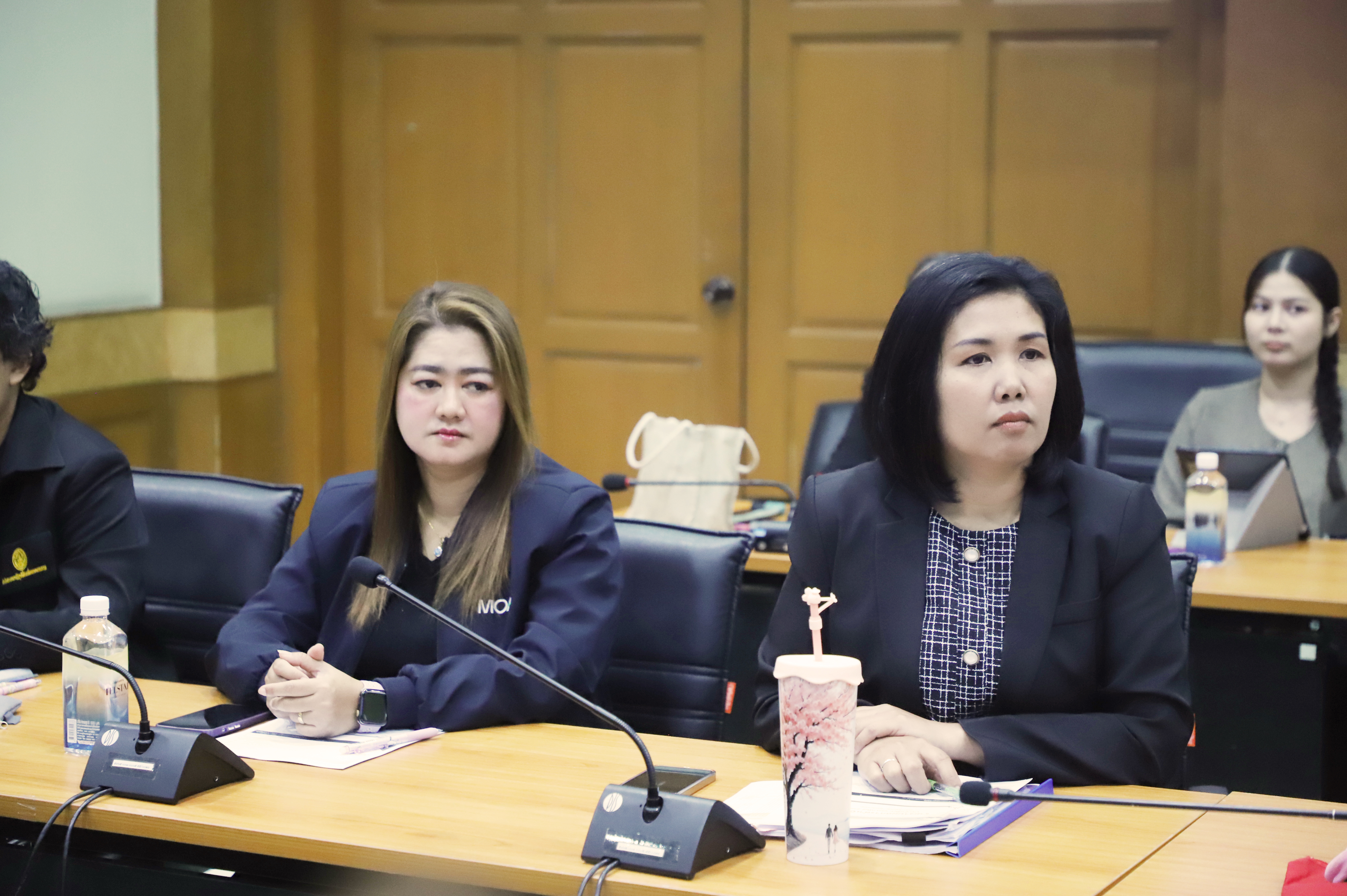 title - สำนักบริหารกองทุน (สบท.)  จัดการประชุมภายใน เพื่อติดตามเร่งรัดการดำเนินงานตามกรอบหน้าที่และตัวชี้วัด